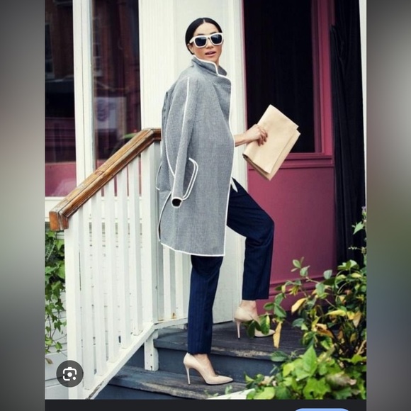 0'2nd Grande Check Classic Coat as seen on Meghan
Markle - Picture 10 of 14